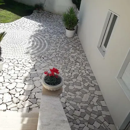 Nyaraló Romana *
